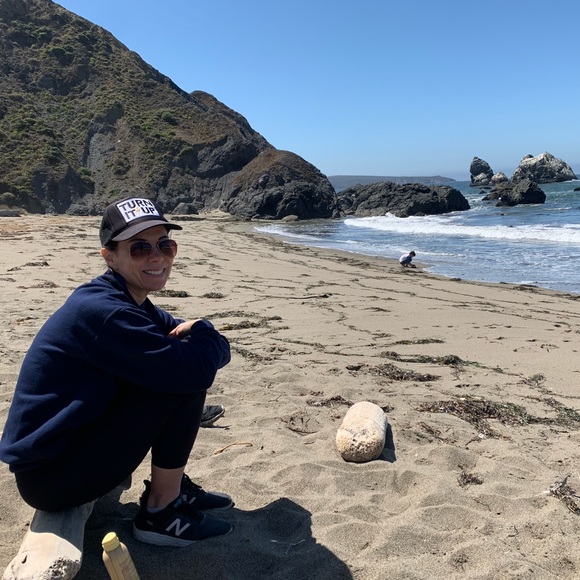 MEET YOUR POSHER - Picture 2 of 2